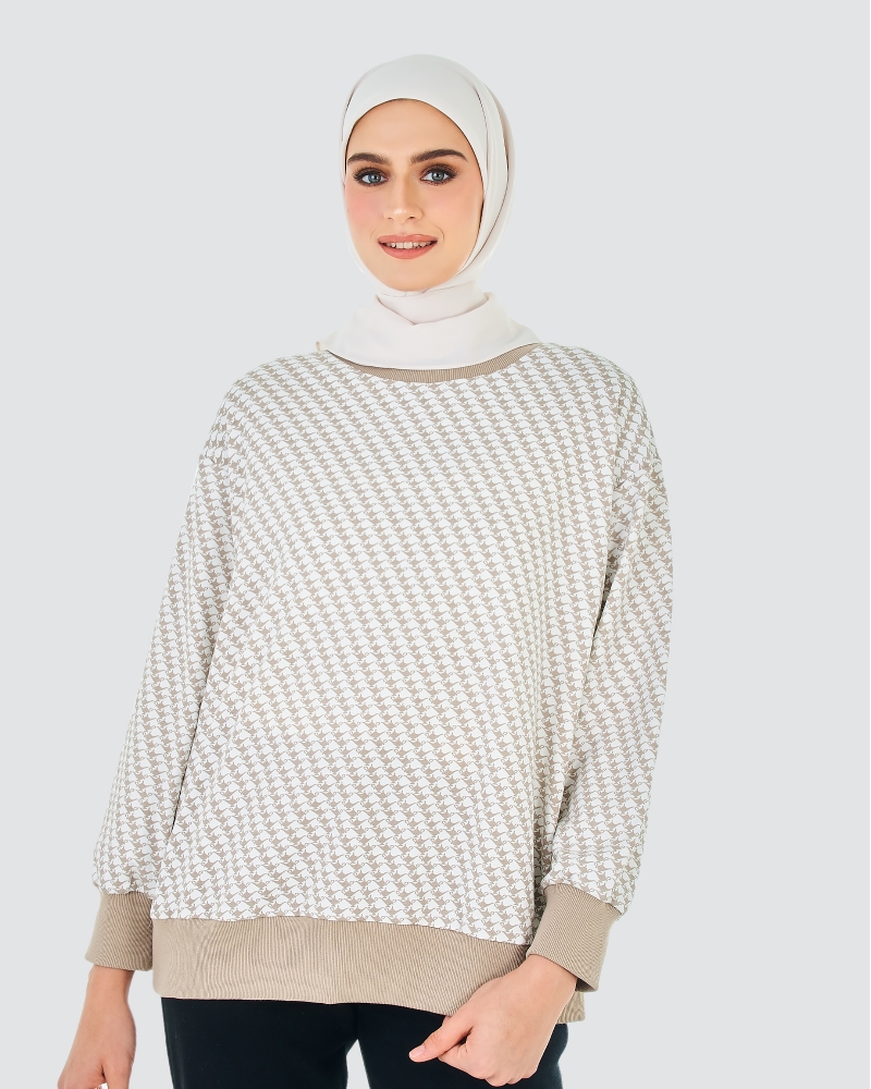 DISNEY X NAELOFAR ALADDIN MONOGRAM JUMPER - DUSTY BROWN
