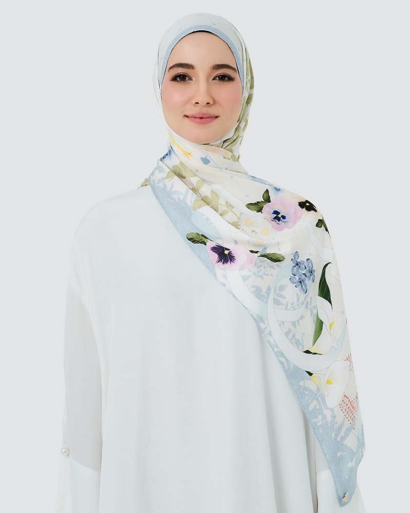 DISNEY X NAELOFAR - ALICE IN WONDERLAND SHAWL - VANILLA