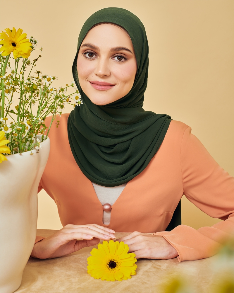 LINIA LINE CHIFFON SHAWL - PINE GREEN