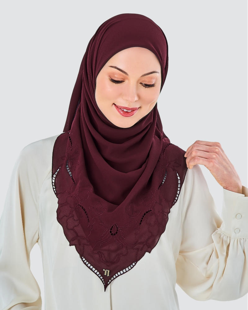 MAHSURI EMBROIDERED SQUARE - BURGUNDY