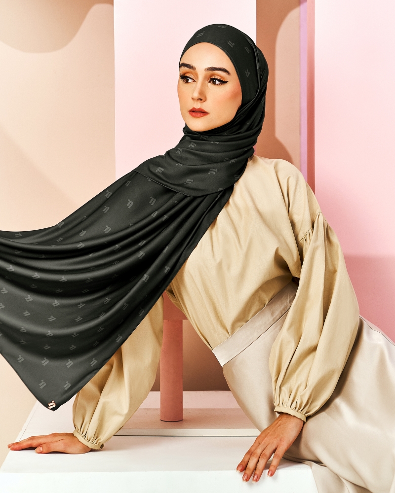 MODA MATTE SATIN SHAWL - BLACK