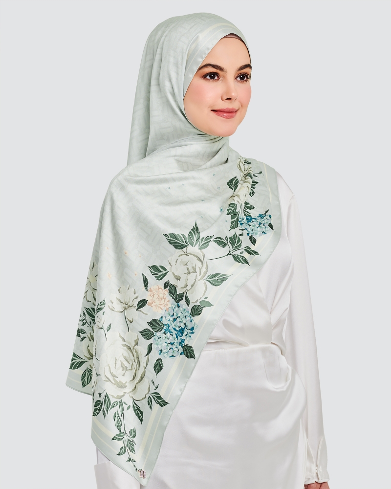 THE 8IRTHDAY COLLECTION - FLORAL MONOGRAM SHAWL - GREY