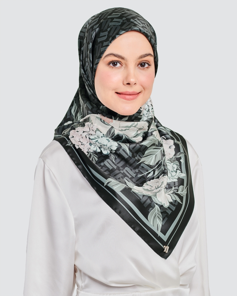 THE 8IRTHDAY COLLECTION - FLORAL MONOGRAM SQUARE - BLACK