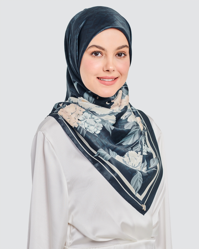 THE 8IRTHDAY COLLECTION - FLORAL MONOGRAM SQUARE - DARK BLUE
