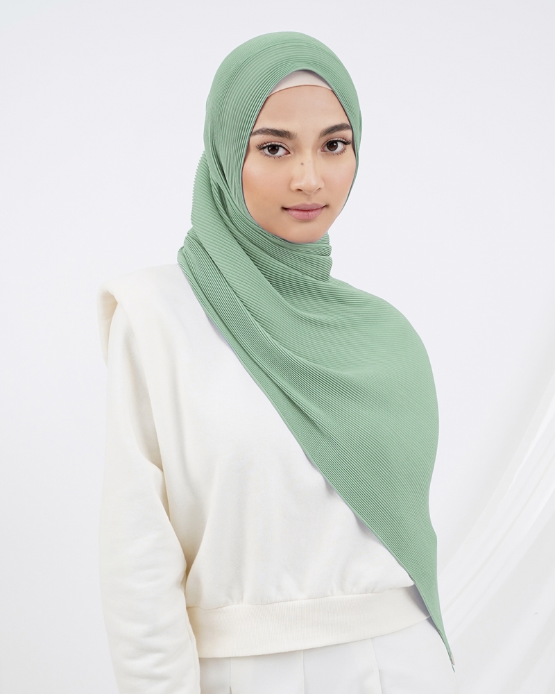 PIYA PLEATED SHAWL - LIGHT GREEN
