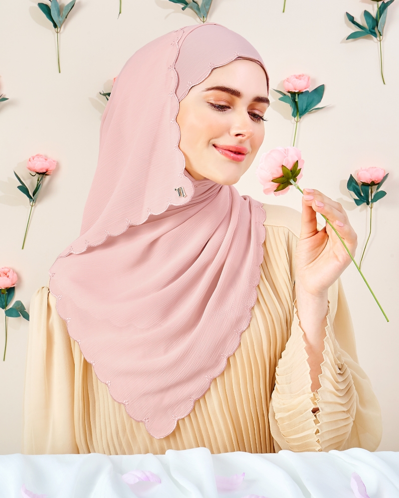 SALOMA EMBROIDERED TEXTURED SHAWL - PALE PINK
