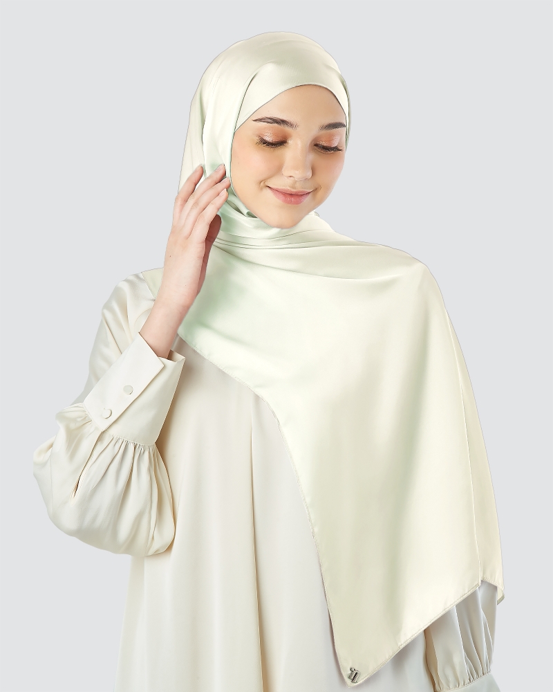 SWARA SATIN SHAWL - SNOW