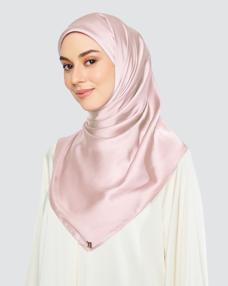 SWARA SATIN SQUARE - BABY PINK