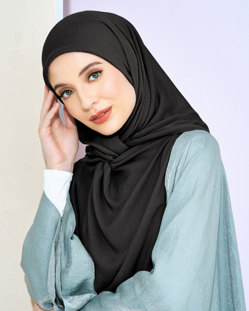 RANIA TEXTURED RAYON SQUARE - BLACK