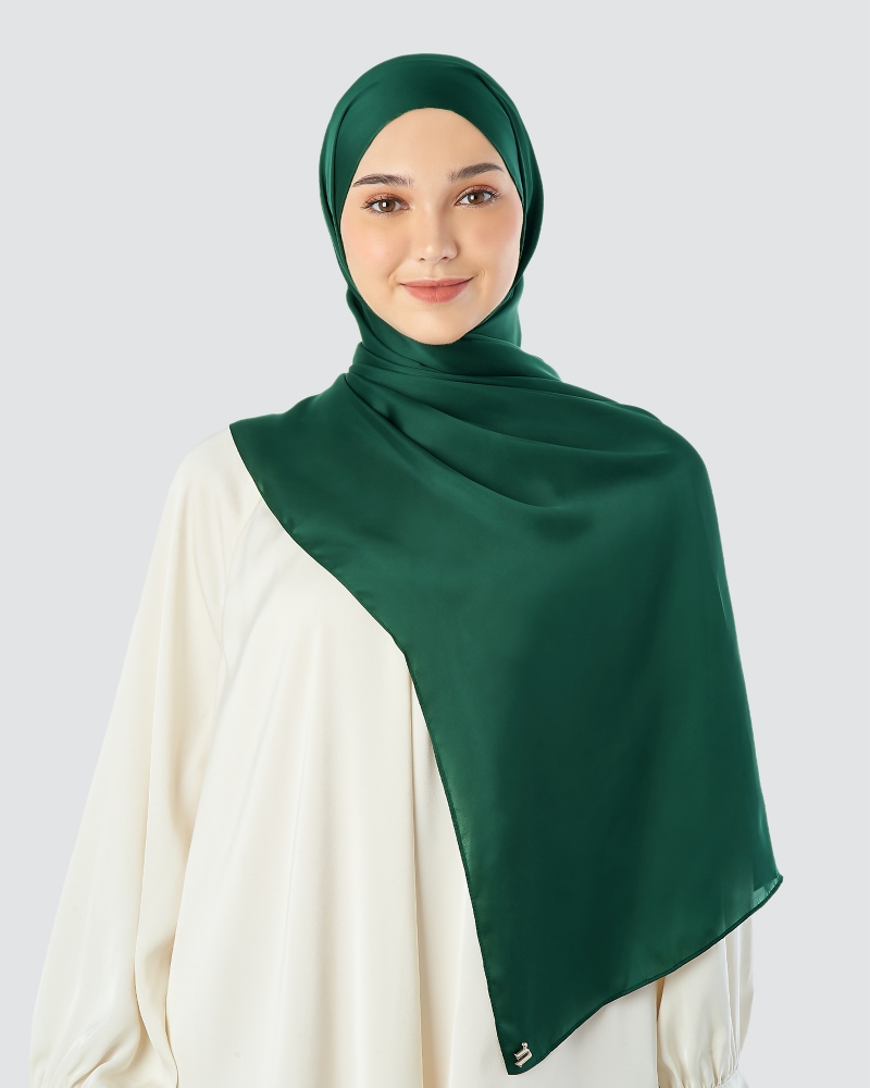 SWARA SATIN SHAWL - PINE GREEN