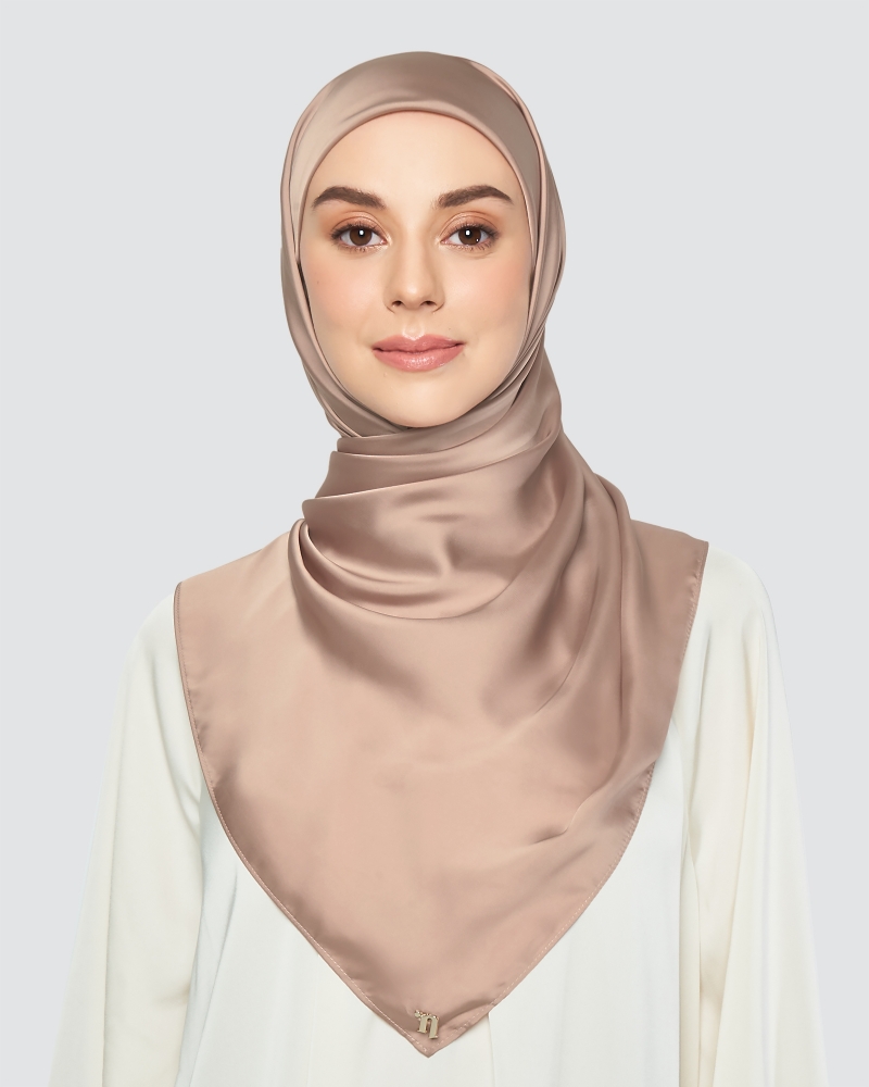 SWARA SATIN SQUARE - BROWN SUGAR