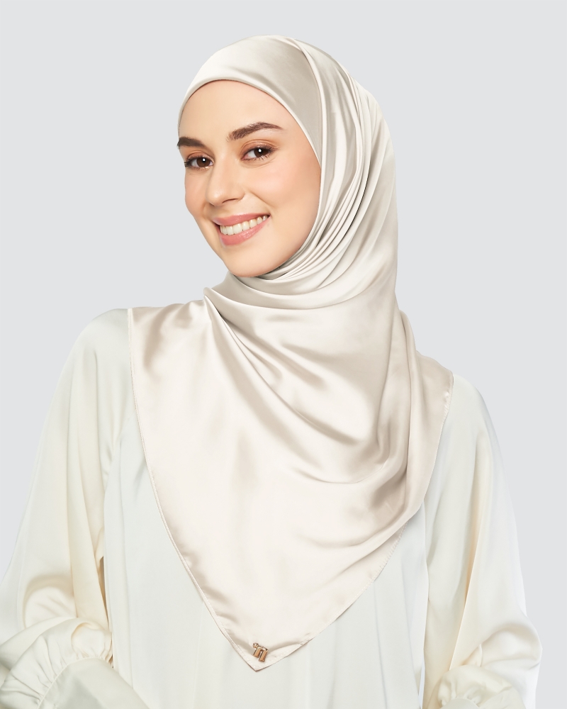SWARA SATIN SQUARE - CREAM
