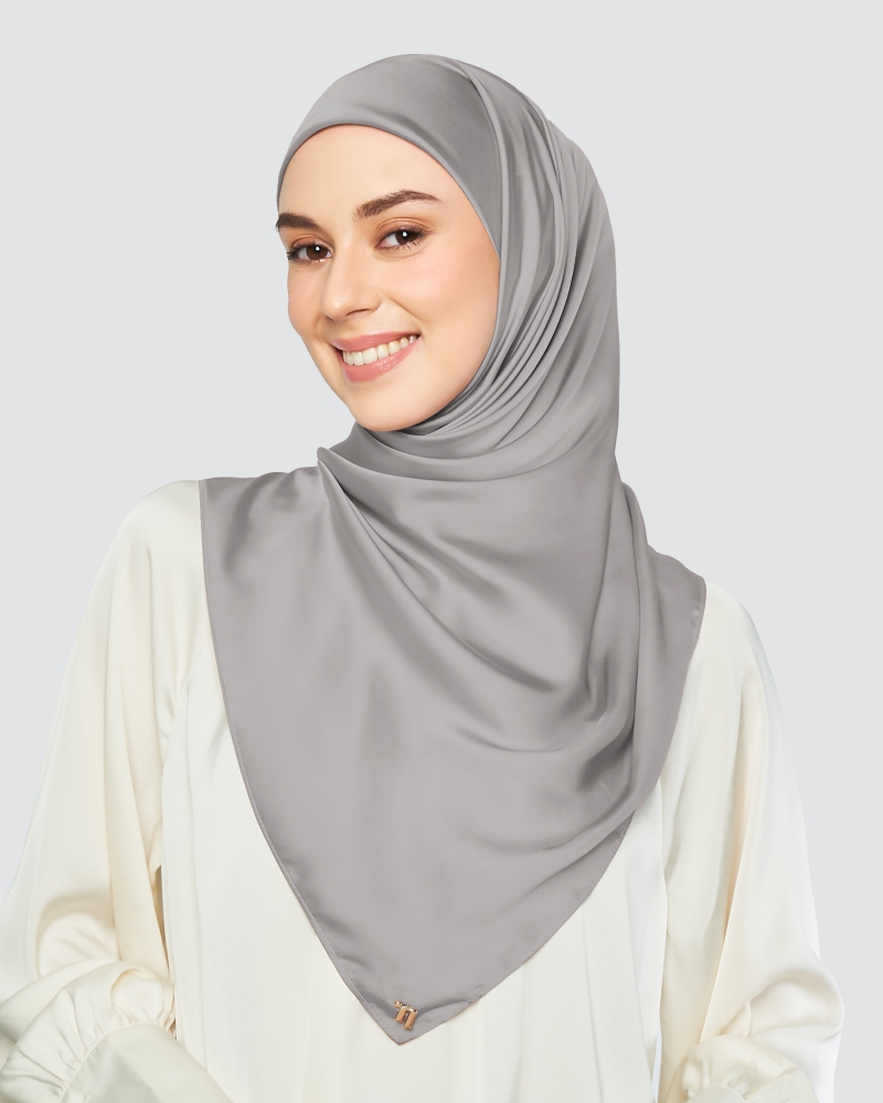 SWARA SATIN SQUARE - TAUPE