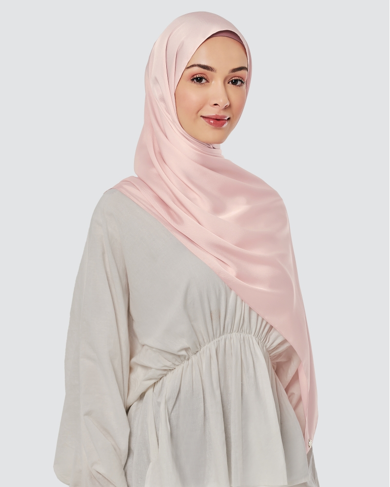 TAHIRA SATIN TWILL SHAWL - BLUSH