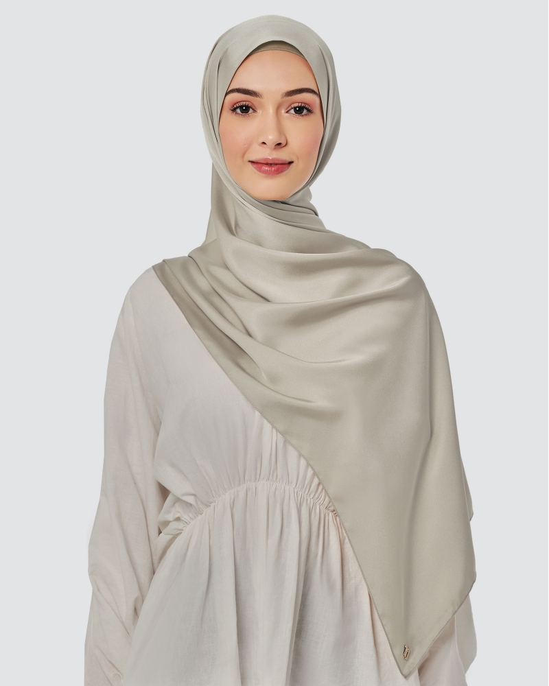 TAHIRA SATIN TWILL SHAWL - SILVER