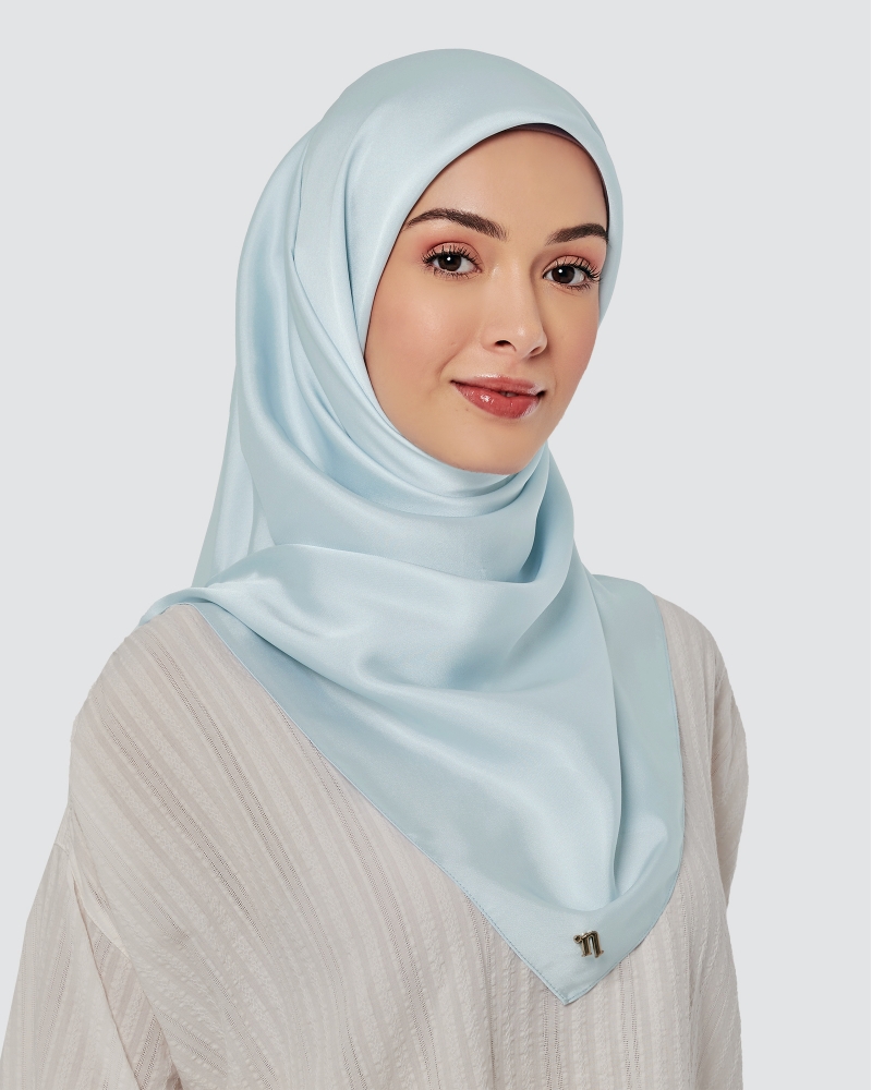 TAHIRA SATIN TWILL SQUARE - LIGHT BLUE