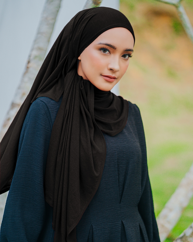 X-PRESS TEXTURED JERSEY SHAWL - BLACK