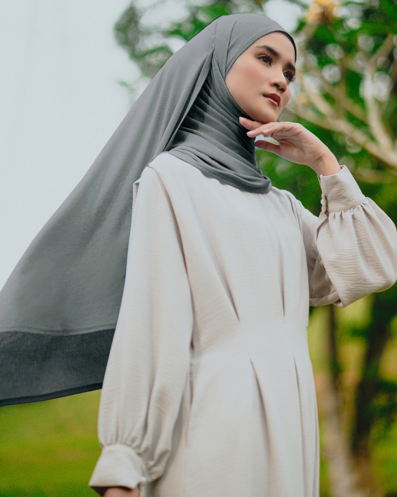 X-PRESS TEXTURED JERSEY SHAWL - GREY