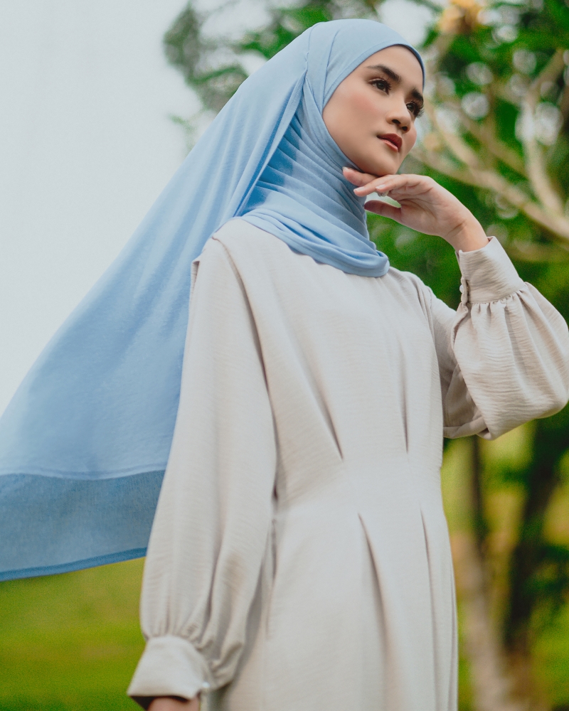 X-PRESS TEXTURED JERSEY SHAWL - LIGHT BLUE